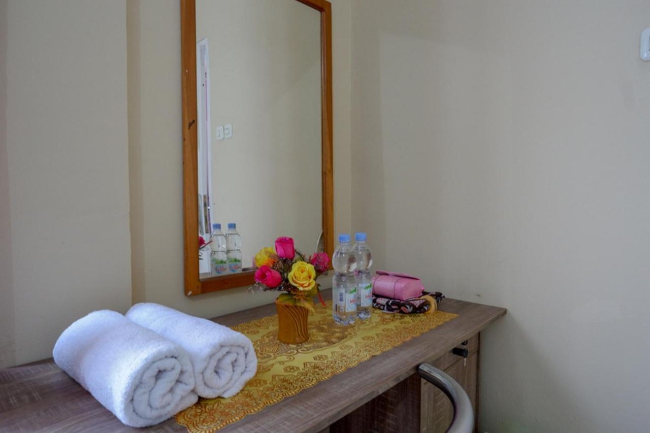 Reddoorz @ Hotel Aulia Majene Dış mekan fotoğraf